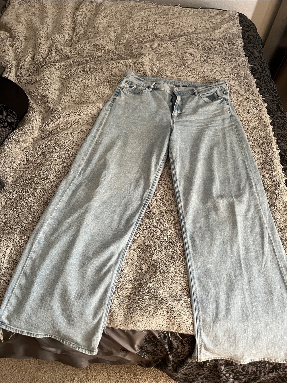 American Eagle Outfitters Light Blue Denim Jeans